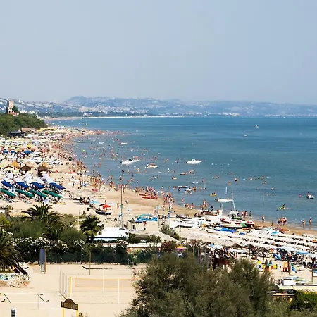 Rosa Blu A1 Silvi Vacanza Apartament *